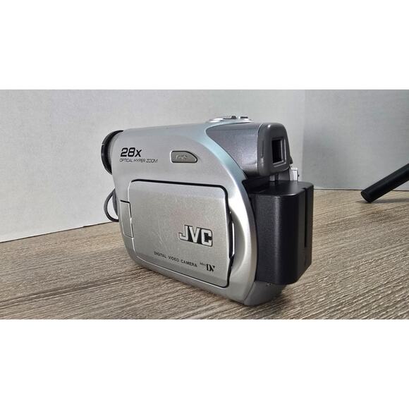 JVC GR-D347U Digital Video Camera 28x Optical Zoom, Battery, *Read - Picture 2 of 6